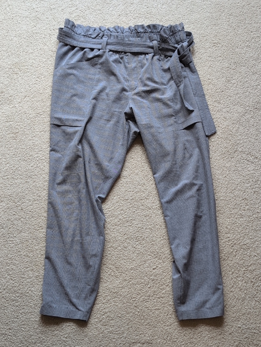 Athleta Skyline Belted Pant Black Plaid